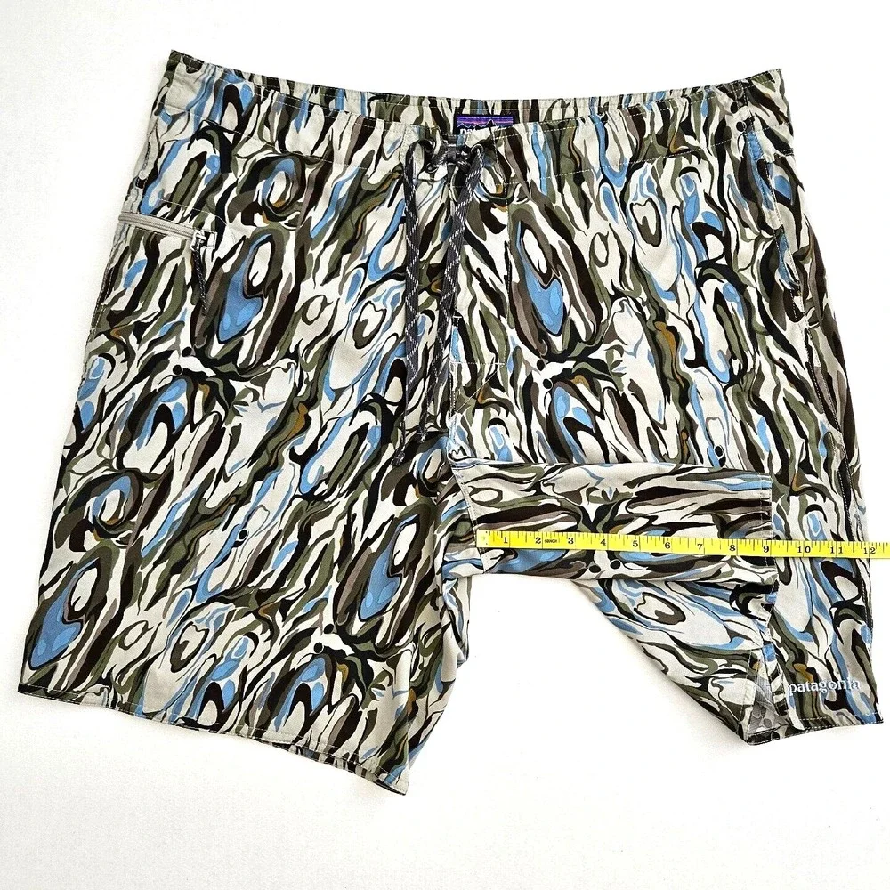 Patagonia Men's 38 Blue Green Wavefarer Boardshorts Fitz Roy Trunks Camo Shorts‎